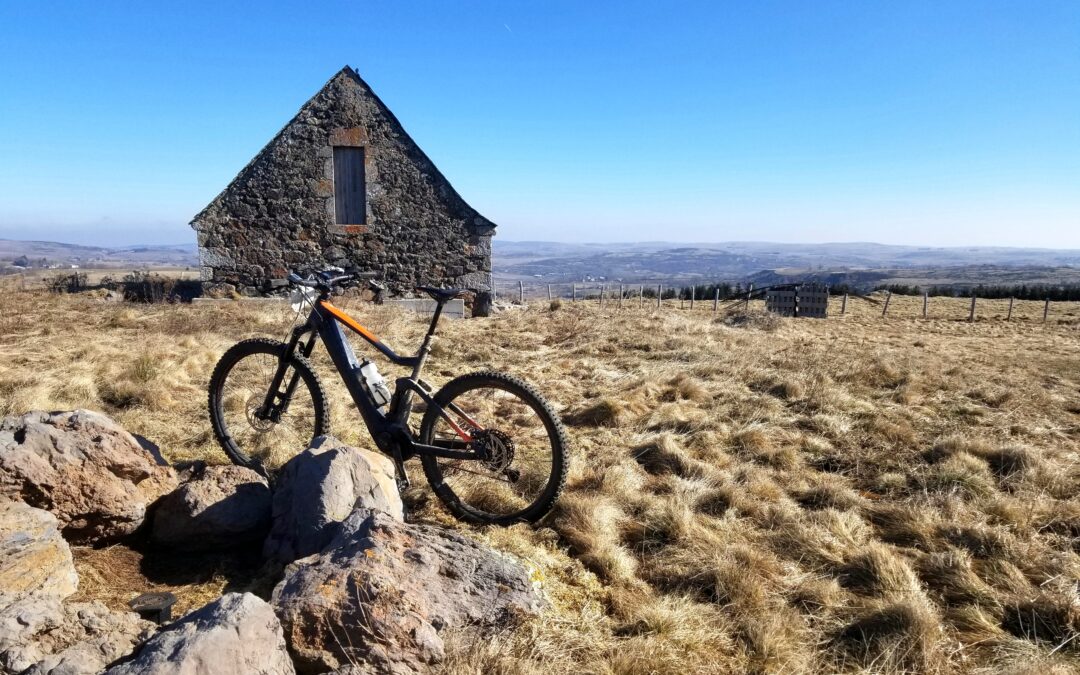 🏡 Les Granges de Bigose – Séjour Vélo & VTT en Lozère, entre Aubrac et Margeride